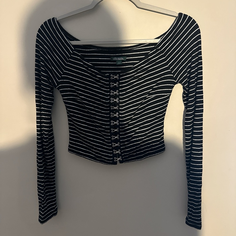 Striped Black and White Crop Top 🖤